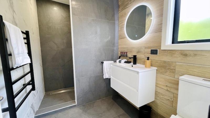 Ohope Villas With Spa,Sauna,Pool, Adults Only ภายนอก รูปภาพ